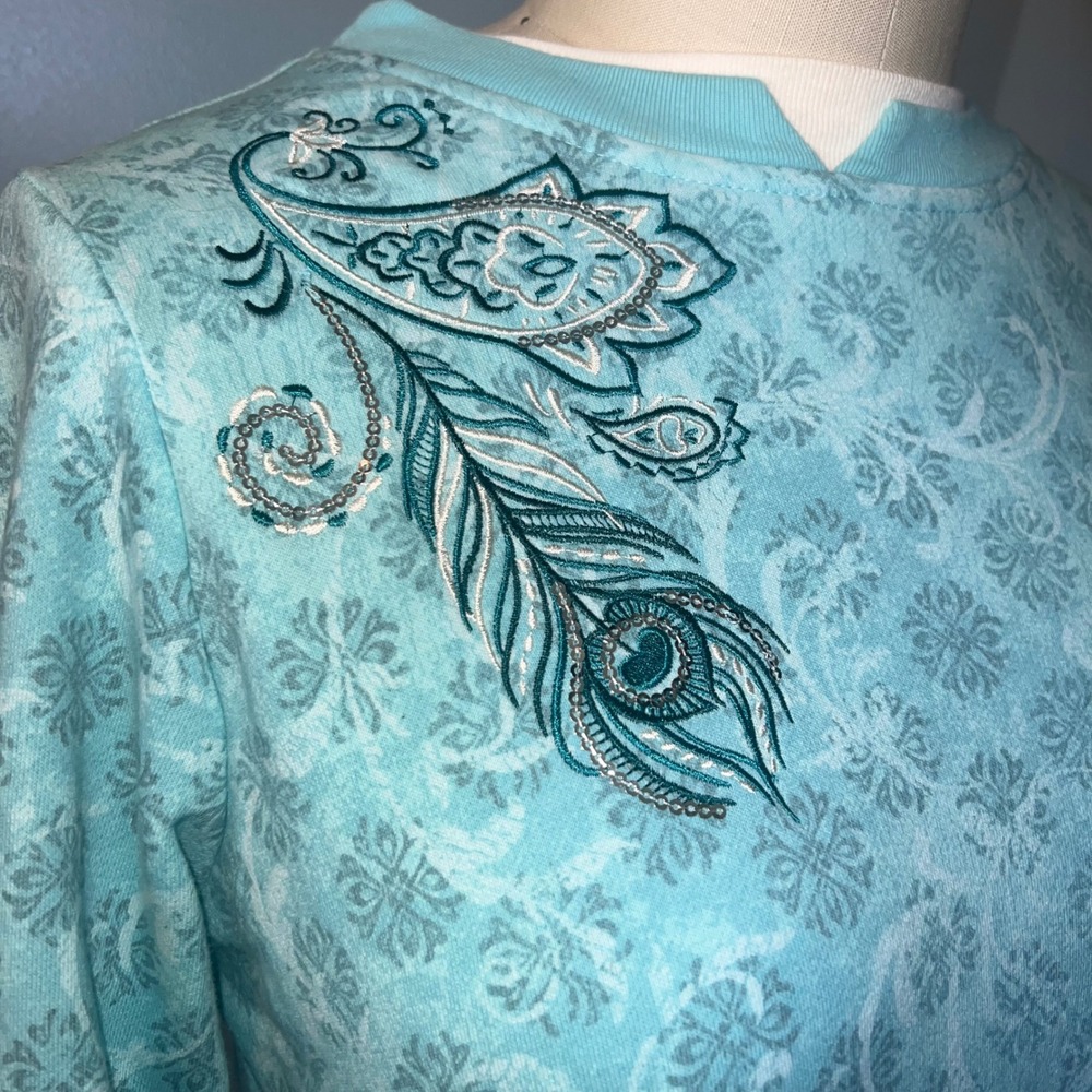 Breckenridge Turquoise Blue Paisley Feather Embroidered Crewneck Women's Small - Picture 4 of 6
